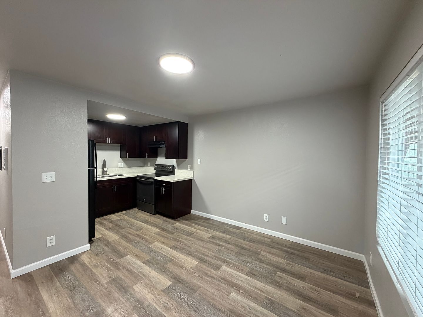 4201 51st St photo 4