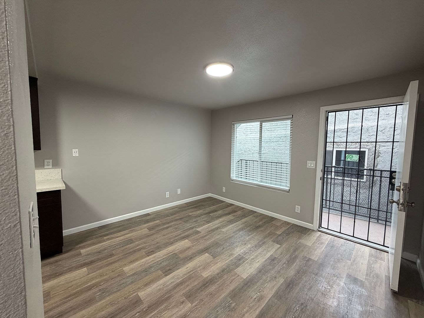 4201 51st St photo 3