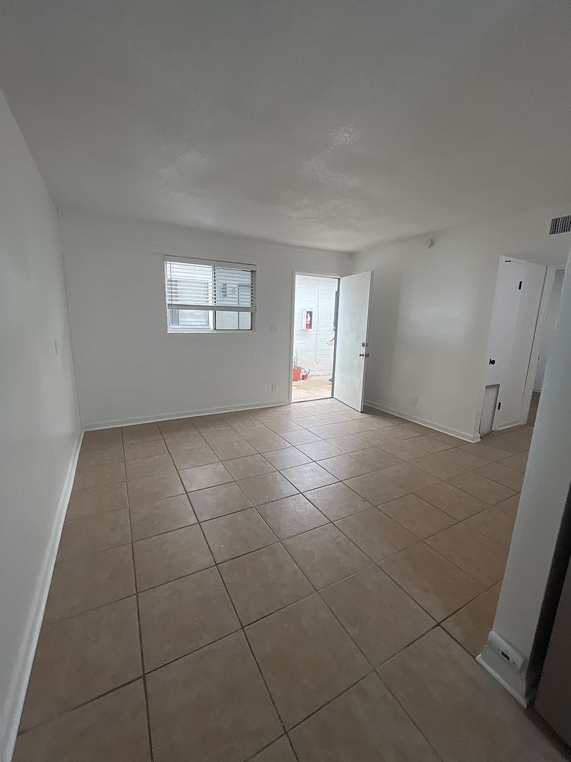 1433 S Kenneth Pl Tempe, AZ 85281 photo 5