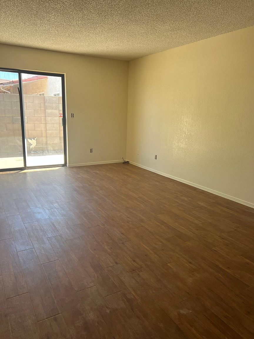 8257 W Santa Cruz Blvd #102 photo 3
