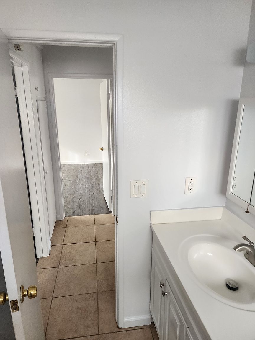 725 Boulevard Ave photo 5