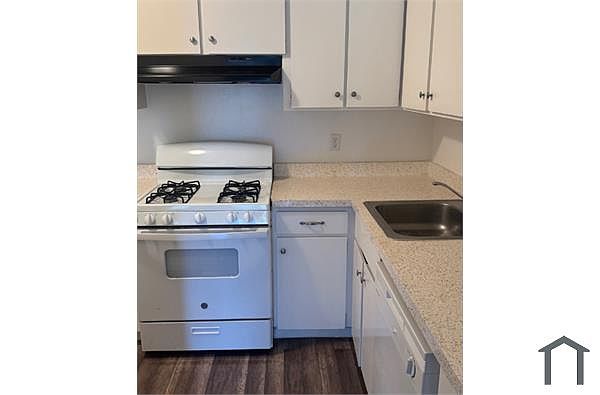 2354 Bonifacio St photo 5