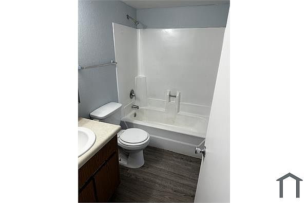2846 E Tierra Buena Ln photo 5