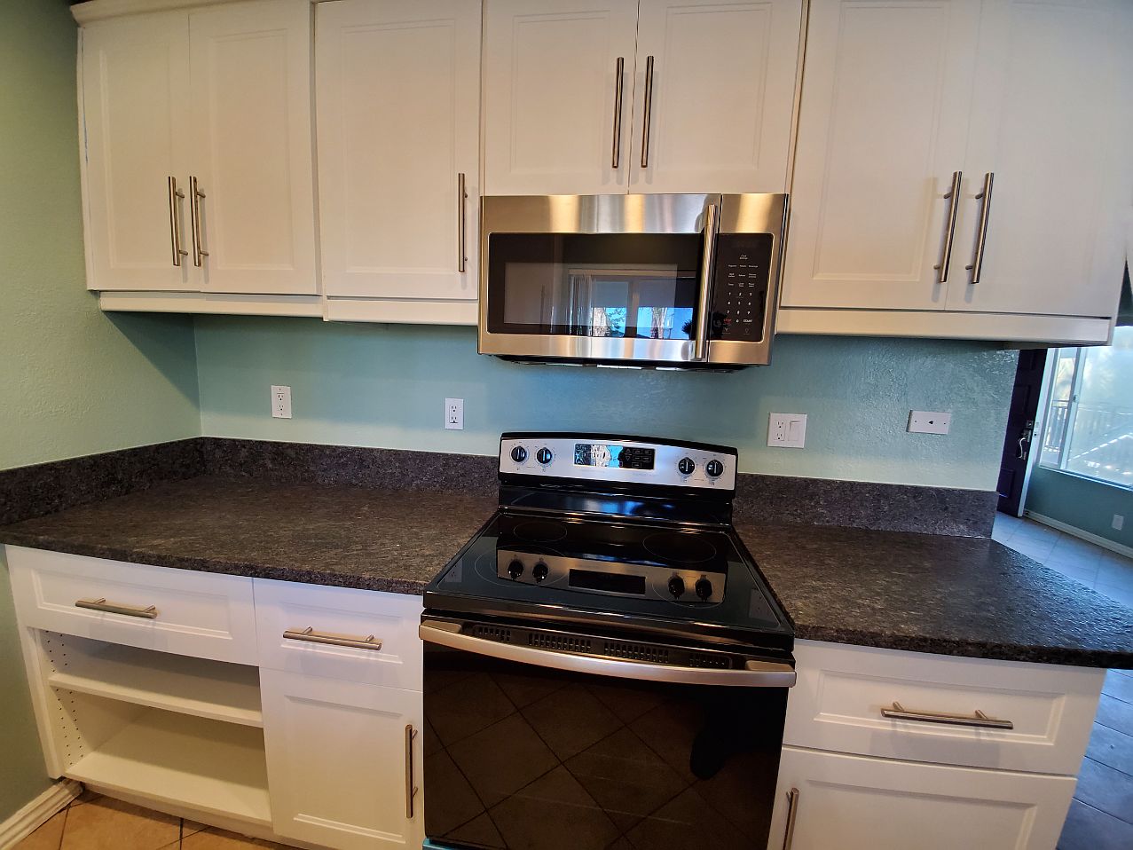 4246 Van Dyke Ave photo 4