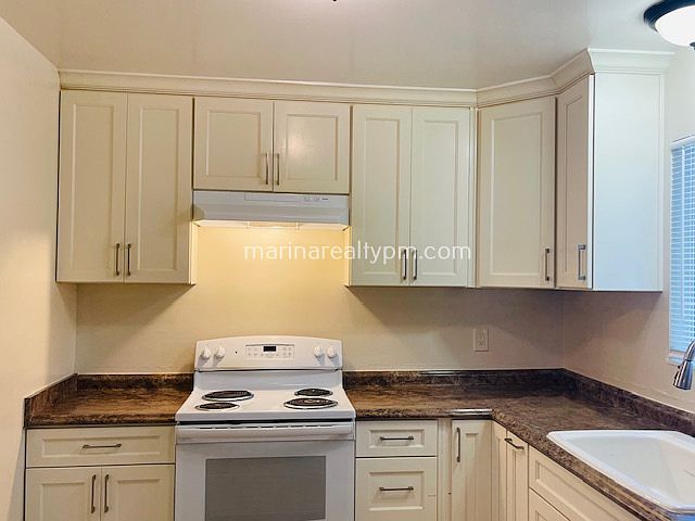 1494 Valle Vista Ave photo 4