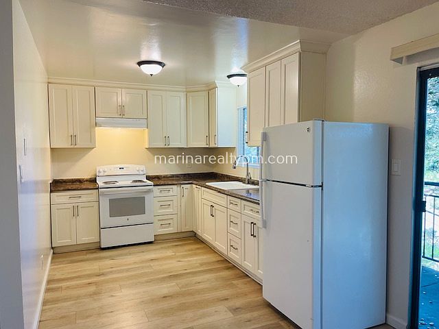 1494 Valle Vista Ave photo 3