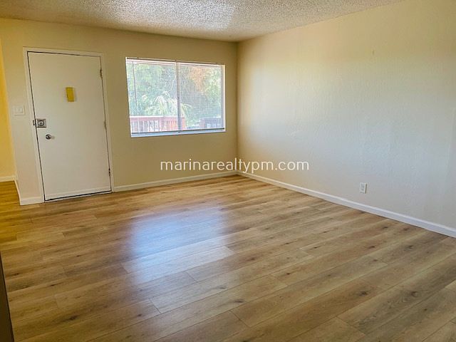 1494 Valle Vista Ave photo 2