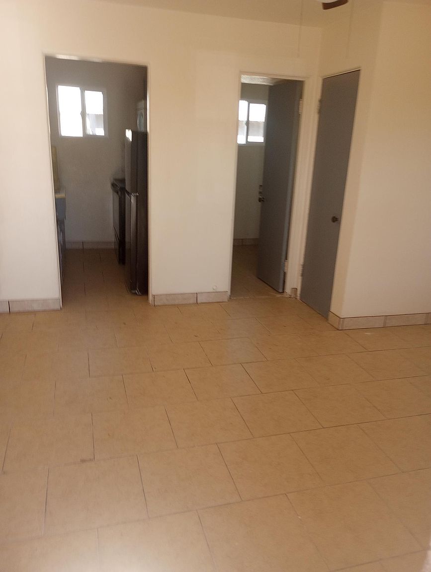 523 N Main St APT 4 photo 2