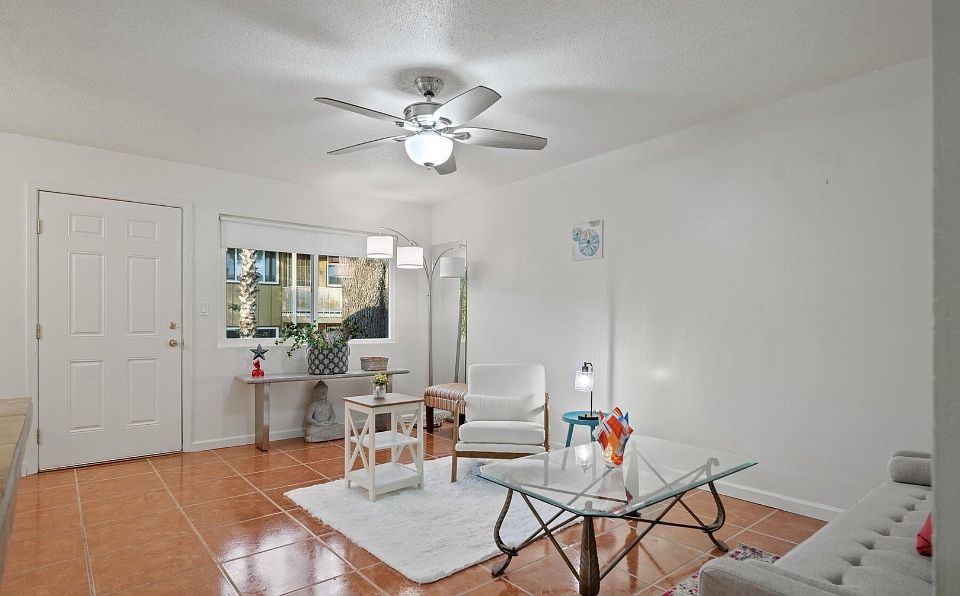 90 W Yavapai St photo 5