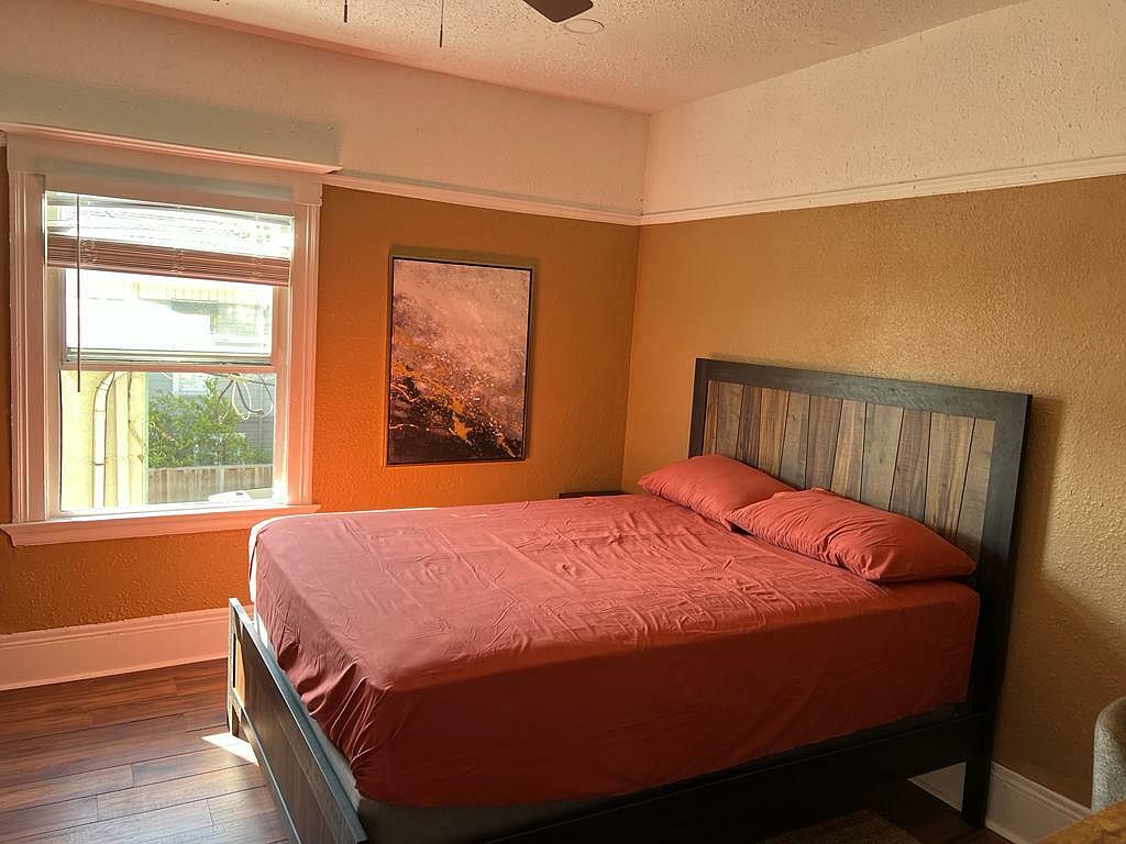 1538 Prince St photo 2