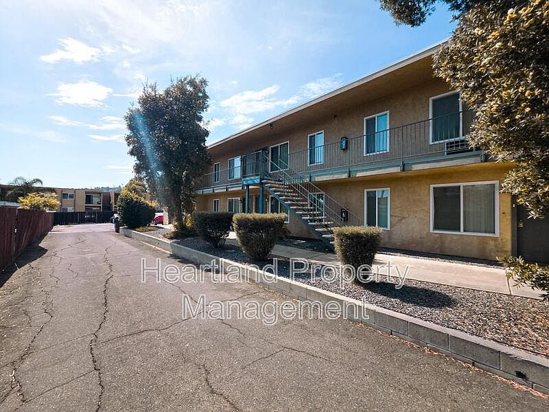 3430 Helix St photo 2