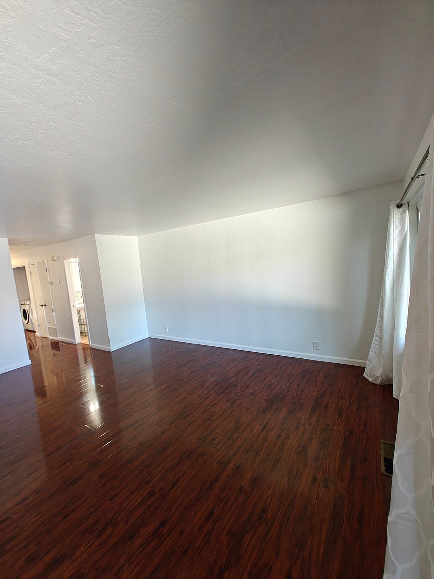 1BR/1BA Single Family House on W California Ave · Sunnyvale photo 5