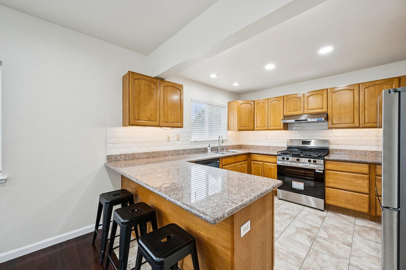 1621 Prince St photo 3