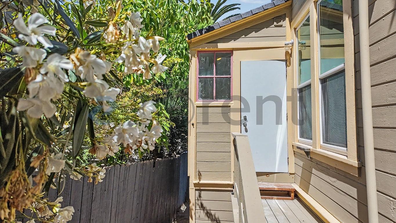 844 Kentucky St photo 3