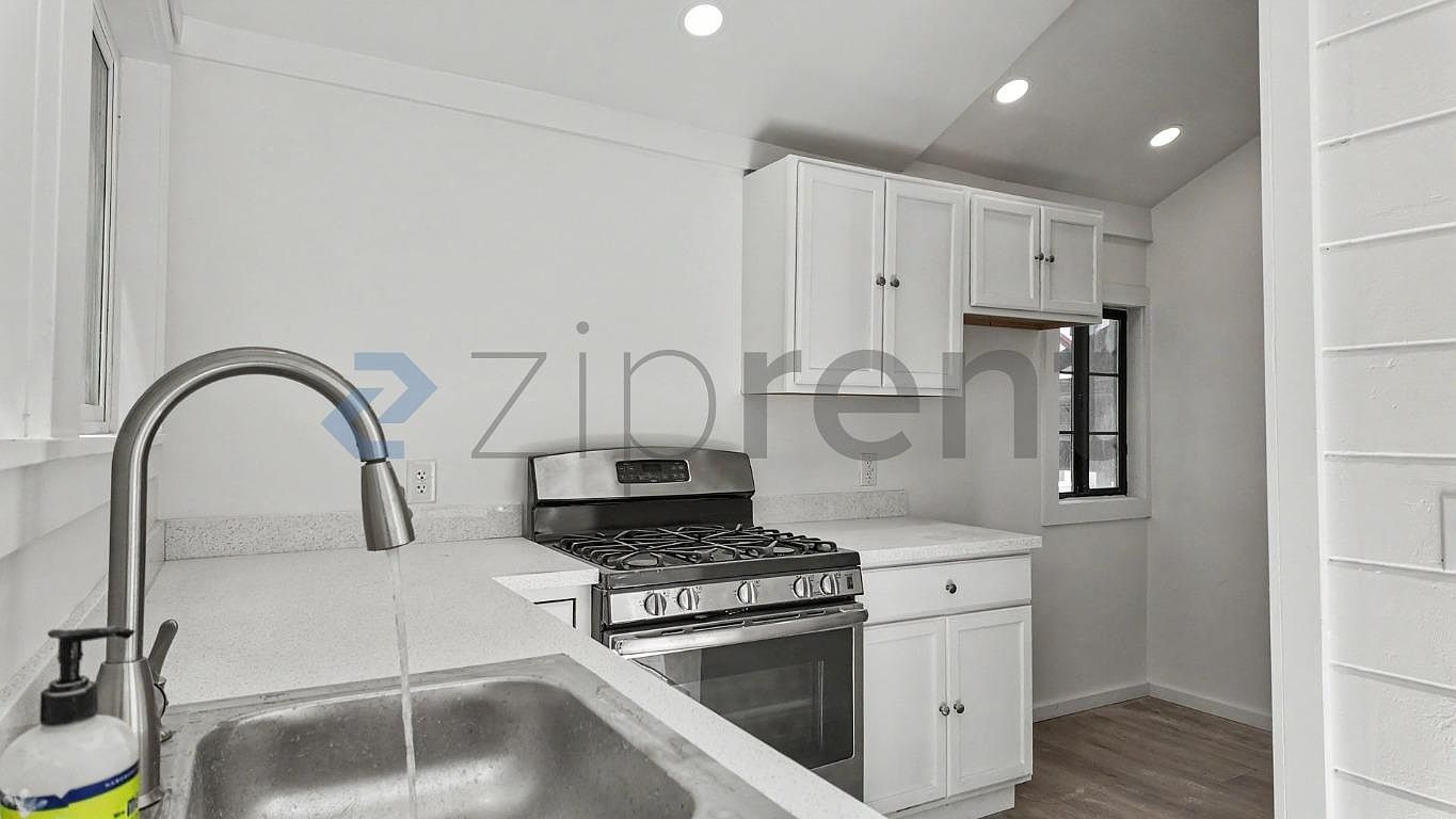 844 Kentucky St photo 5