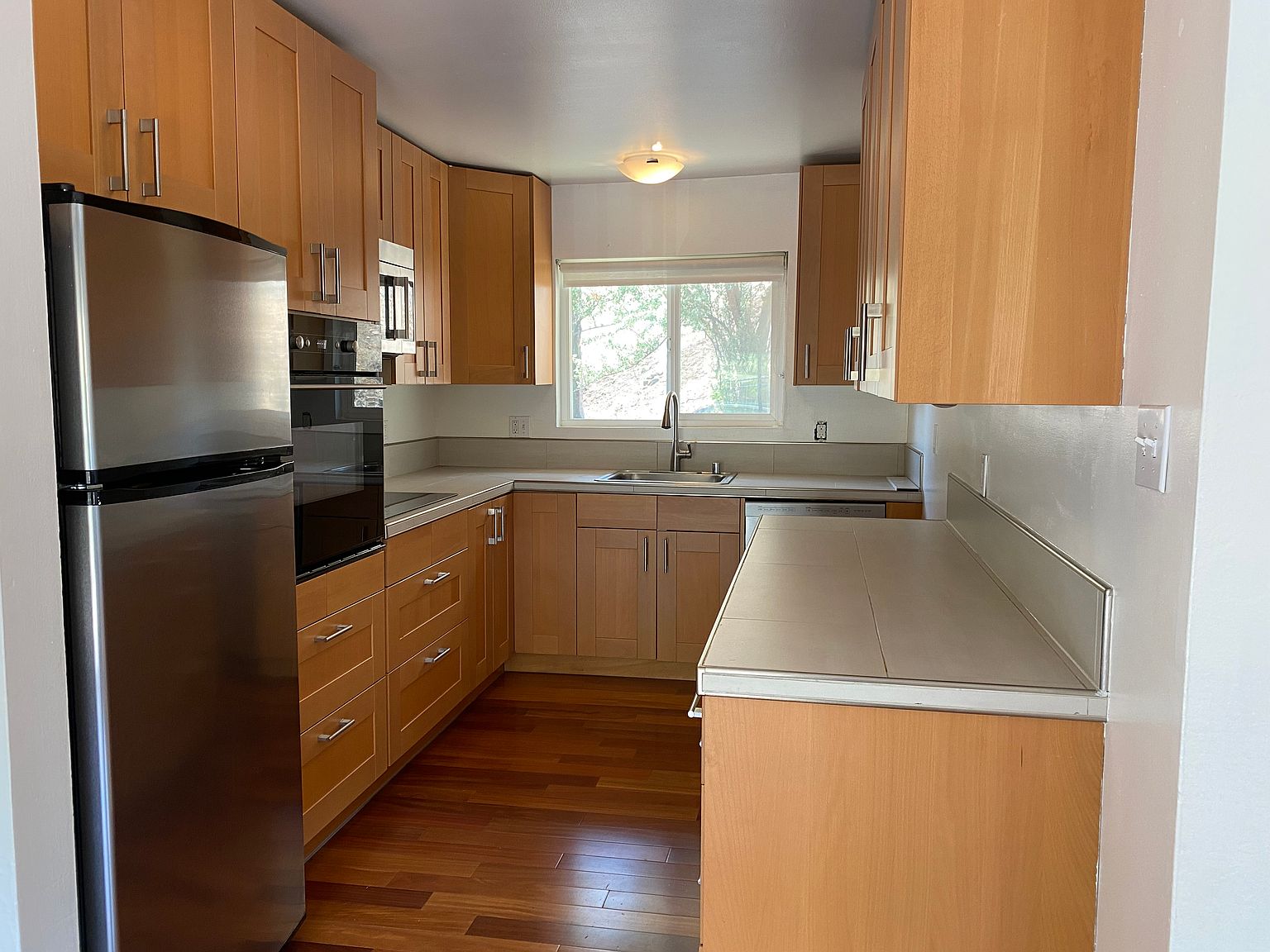 2BR/2BA Apartment on Elizabeth Way · San Rafael photo 2