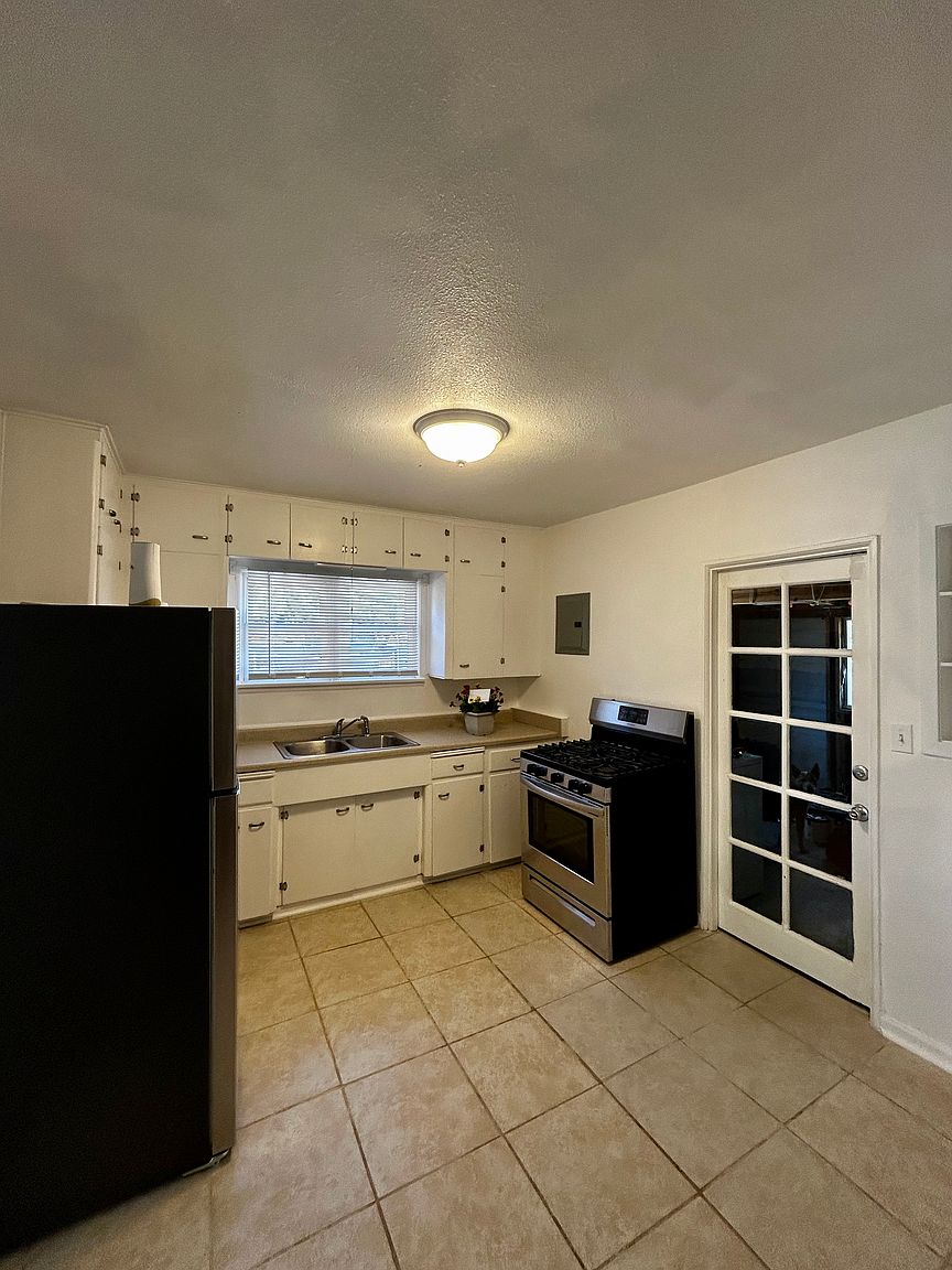 1551 N Calle Futura Spc 3 photo 2