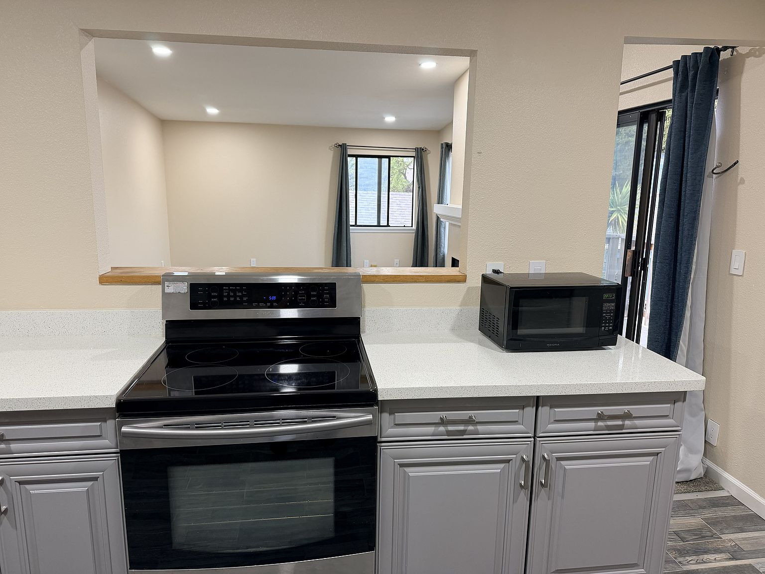 388 Santa Clara Ave photo 5