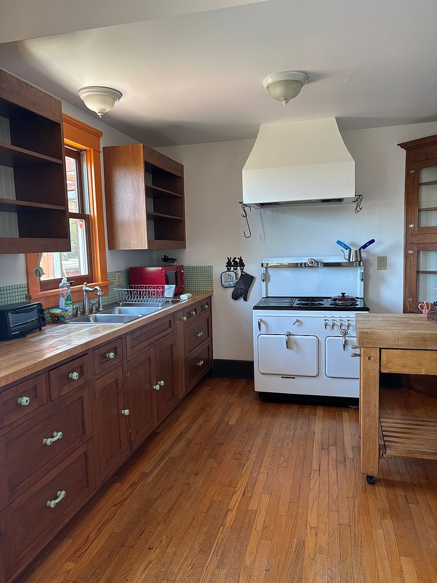 1328 Dale St photo 2