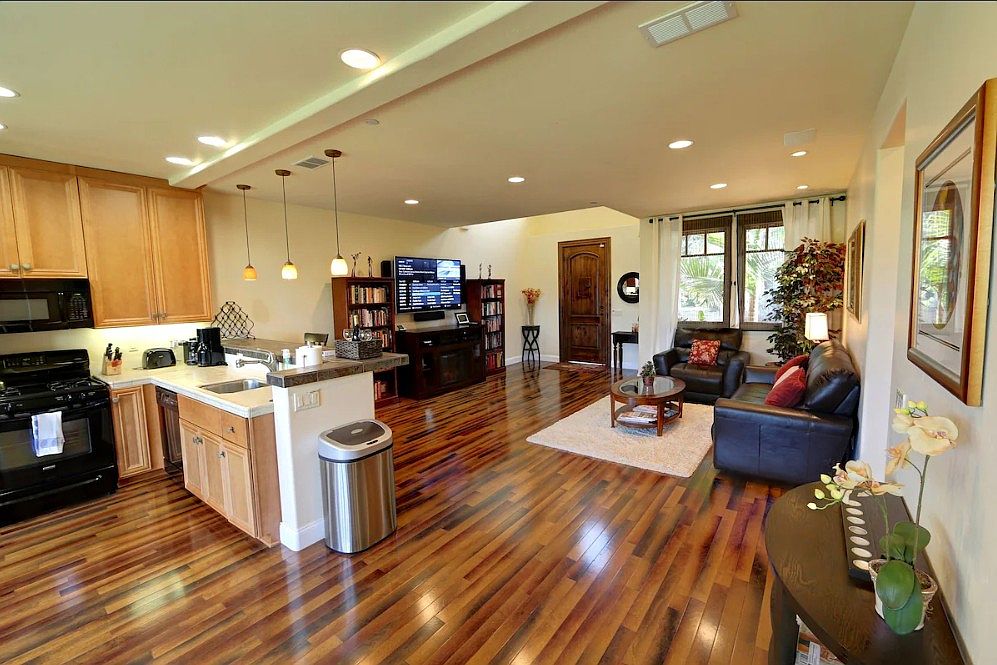 1510 Highland Dr photo 4