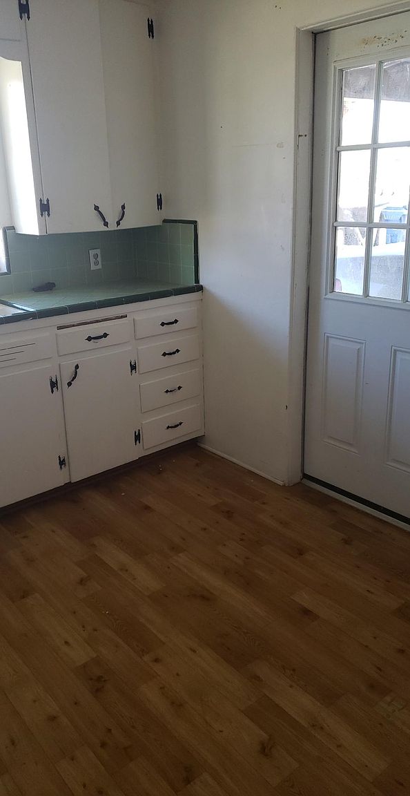 530 N Drew St W photo 4