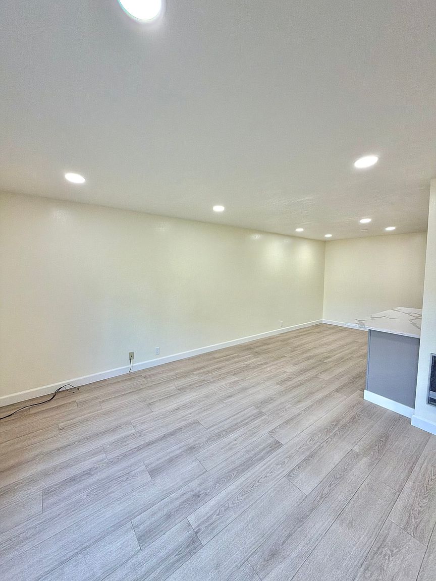 360 Auburn Way photo 5