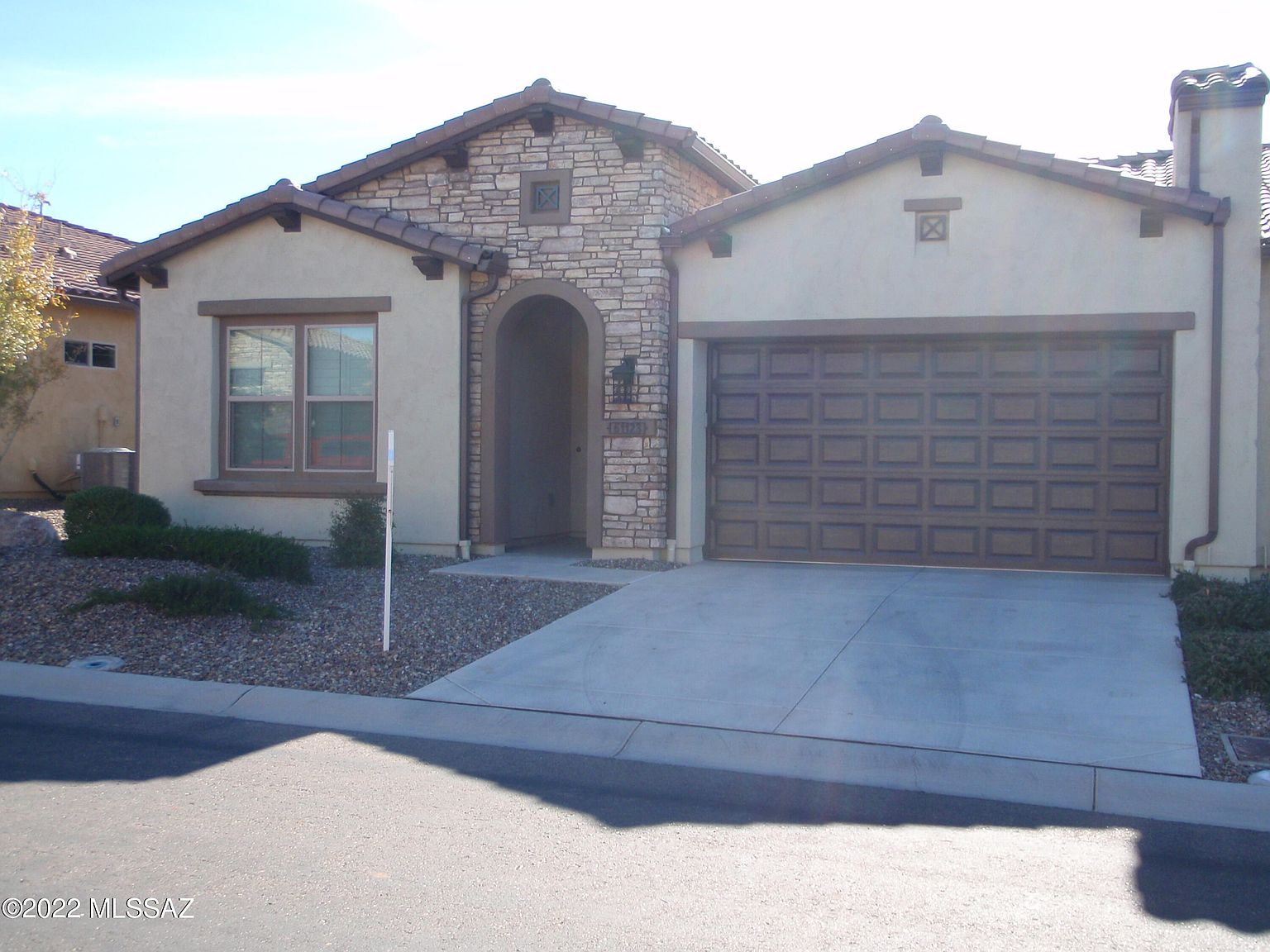 61123 E Flint Dr Oracle, AZ 85623 photo 2
