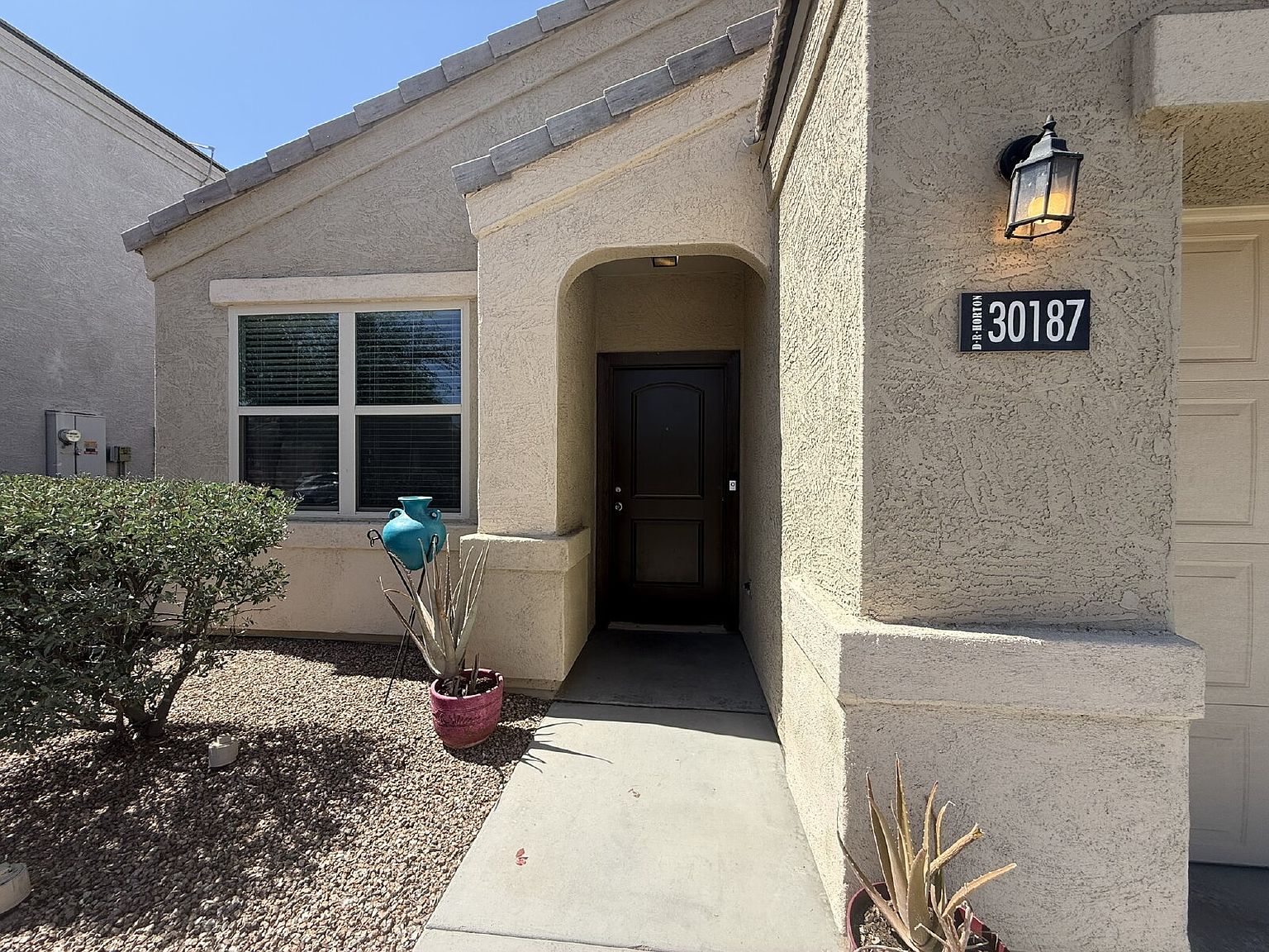 30187 W Avalon Dr photo 2