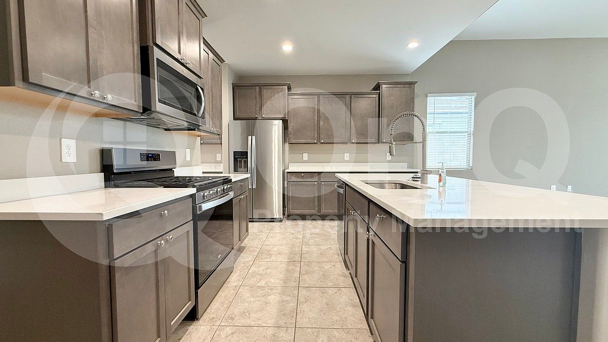 30351 W Sheila Ln photo 4