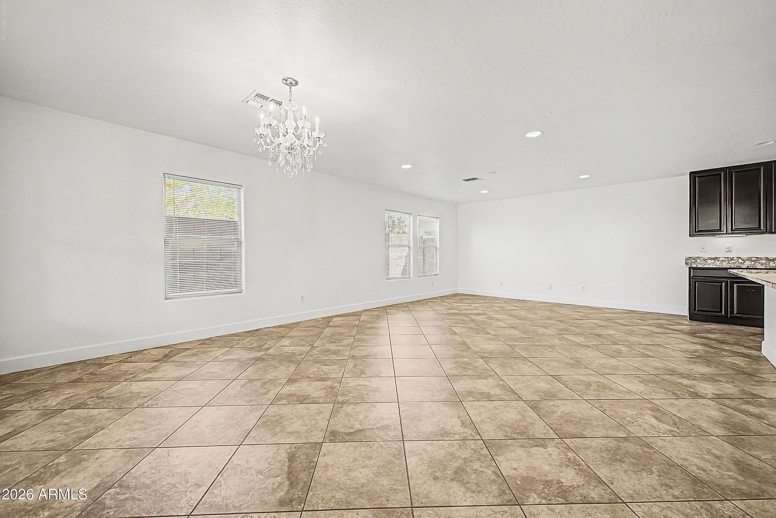 16332 W Moreland St photo 3
