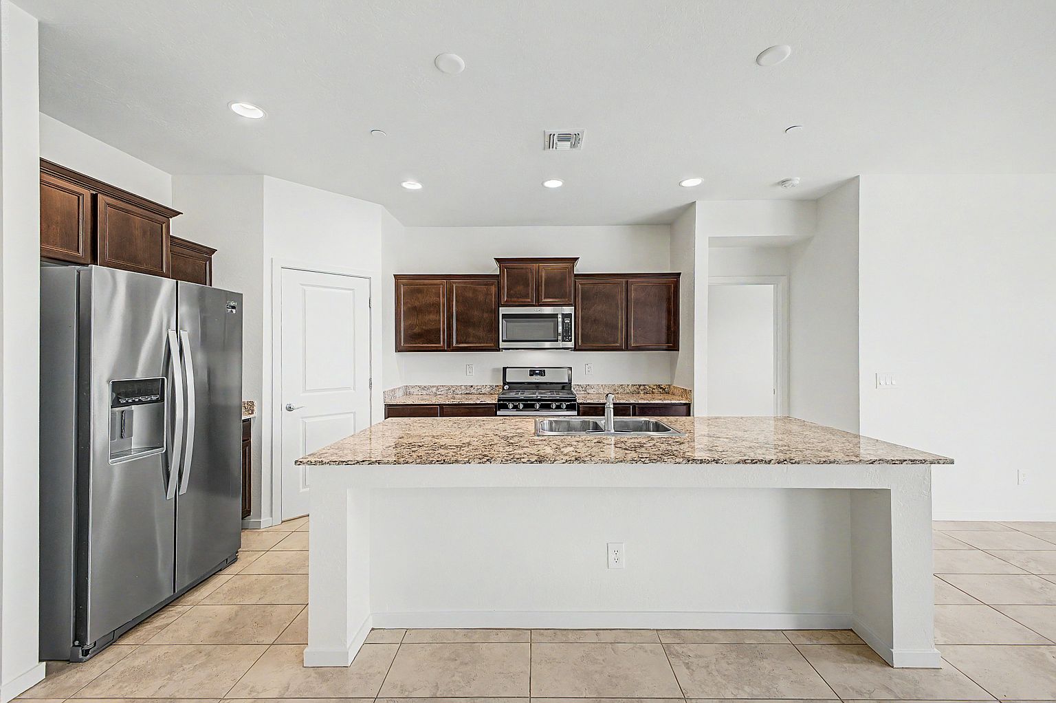 21415 W Holly St Buckeye, AZ 85396 photo 4