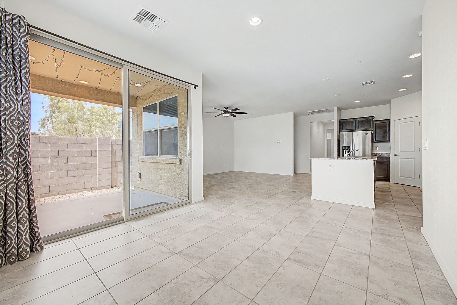 21415 W Holly St Buckeye, AZ 85396 photo 2