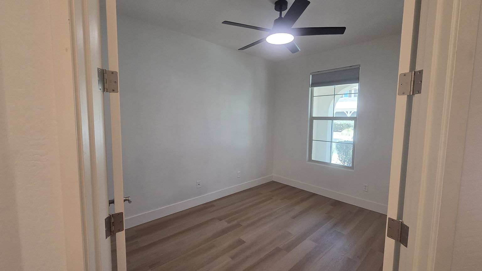 5220 S Hadron photo 5