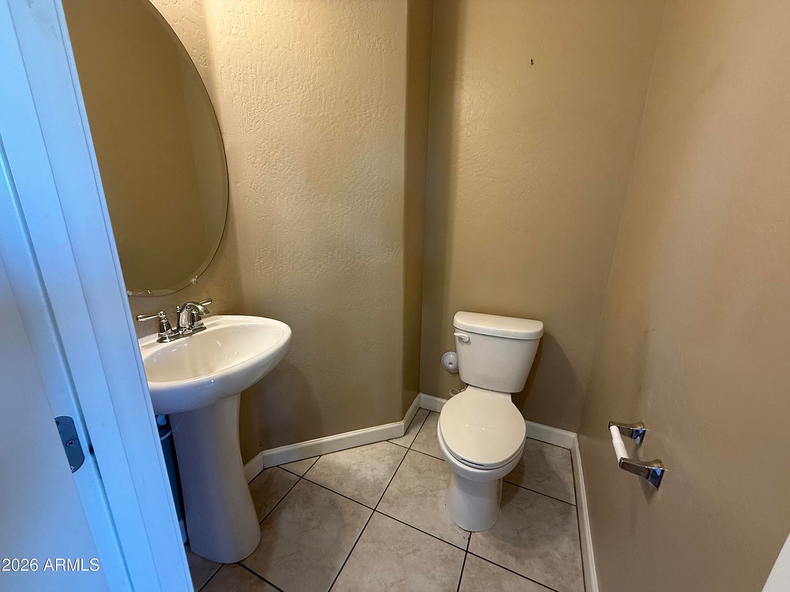 1367 S Country Club Dr photo 5