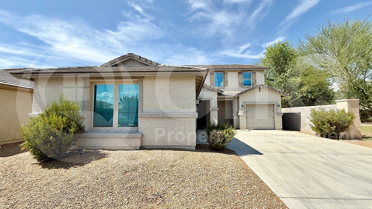 10204 W Lawrence Ln Peoria, AZ 85345 photo 3