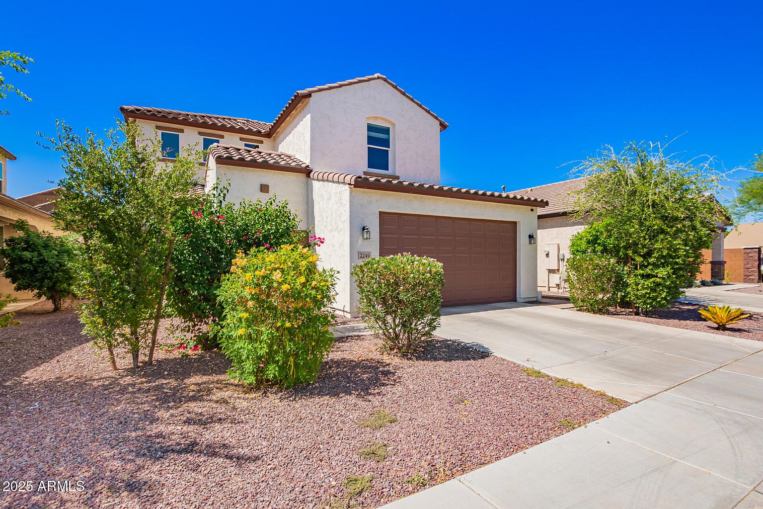 2249 W Betty Elyse Ln photo 2