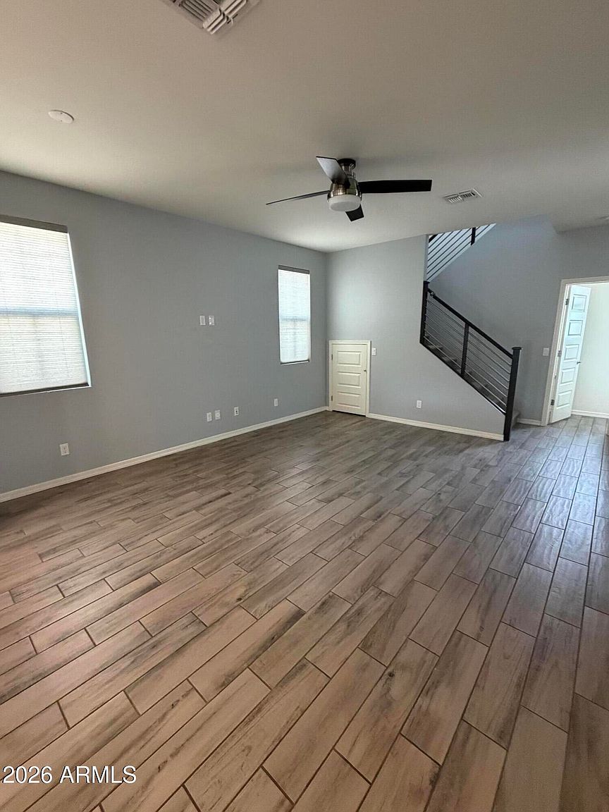 1563 W Marlin Dr photo 4