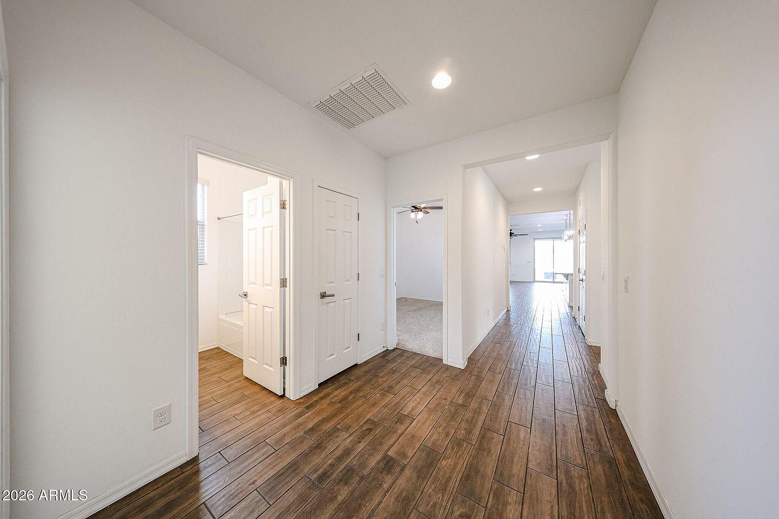 2306 E Branham Ln Phoenix, AZ 85042 photo 4