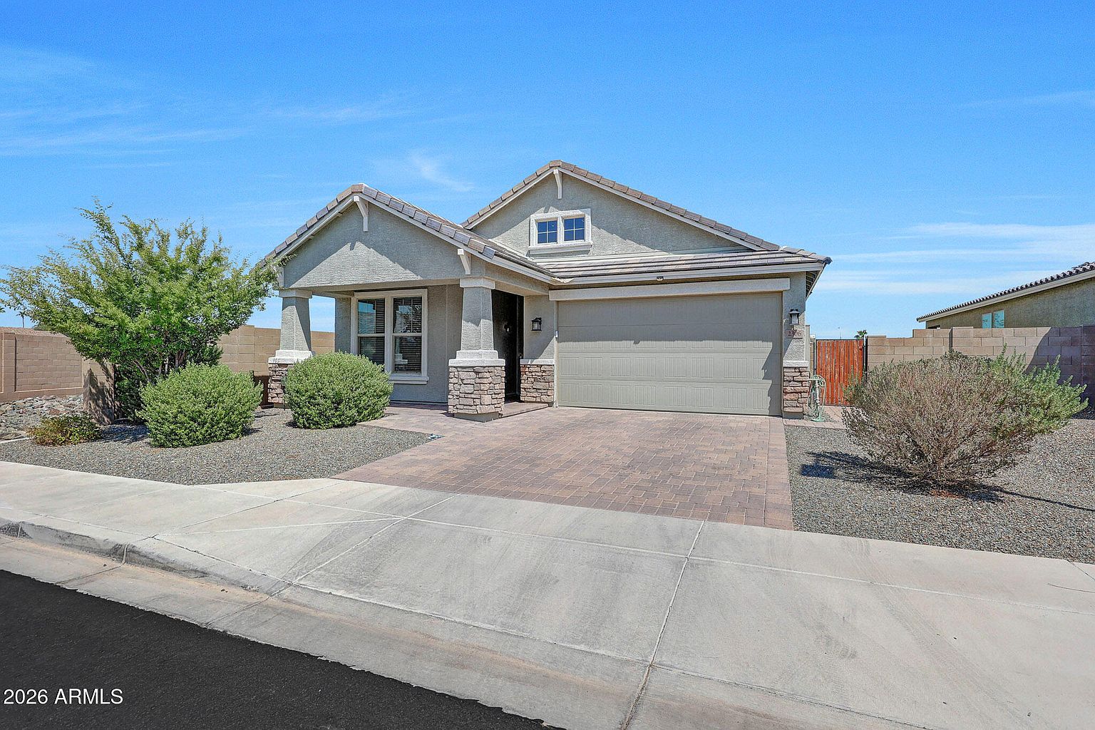 2306 E Branham Ln Phoenix, AZ 85042 photo 3