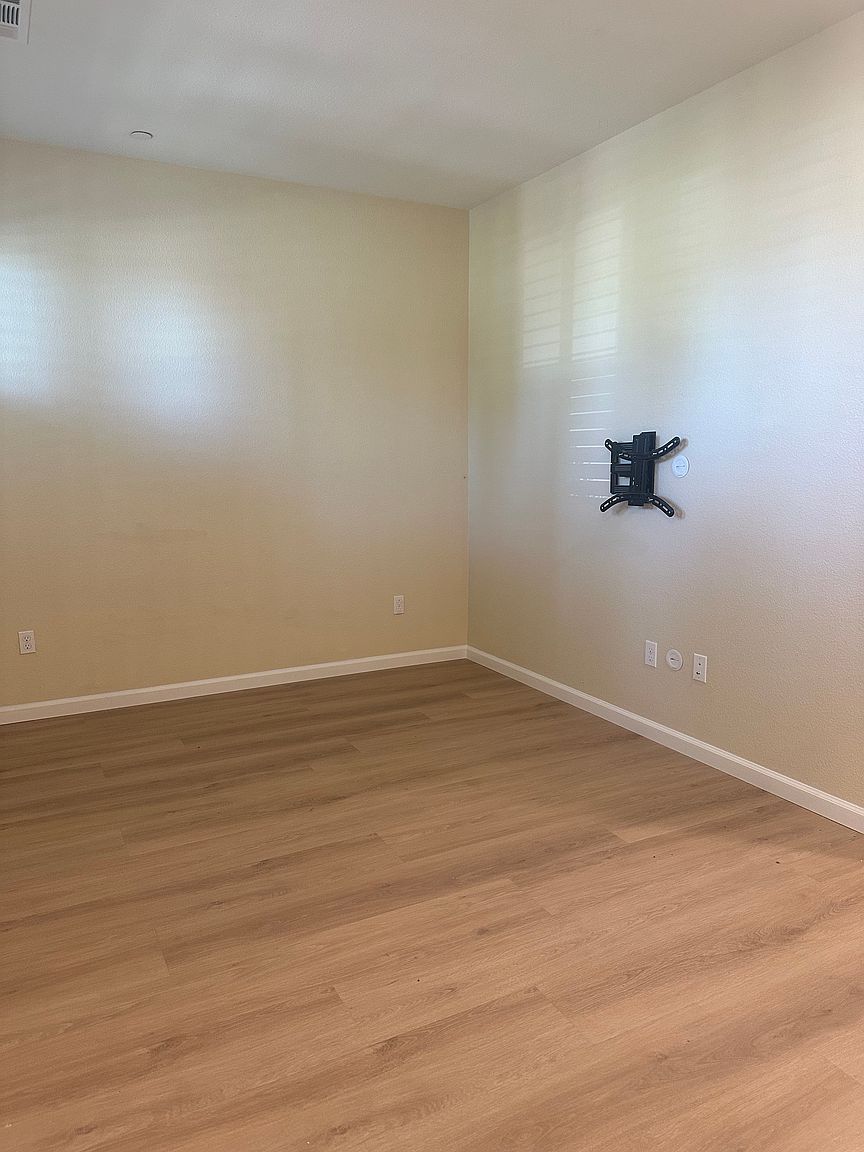 842 Las Flores Rd Livermore, CA 94551 photo 4