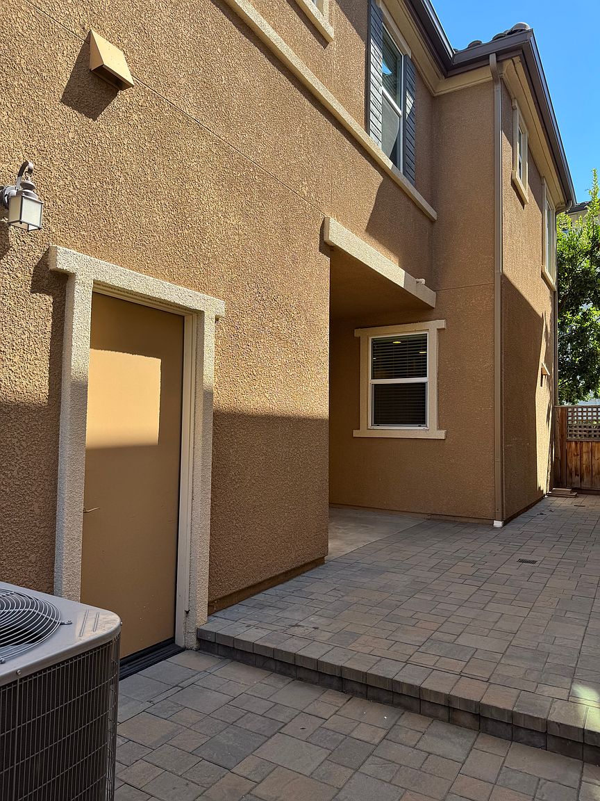1164 Flurry Dr photo 3