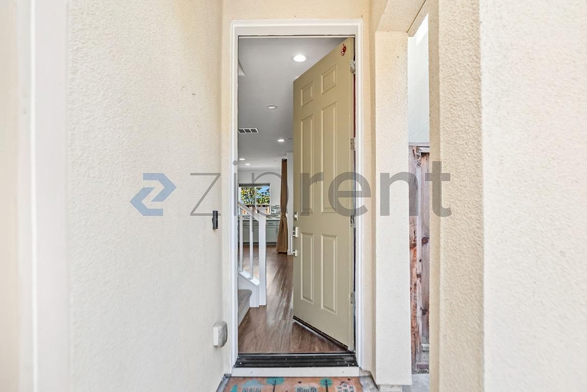 8556 Dunes Way photo 5