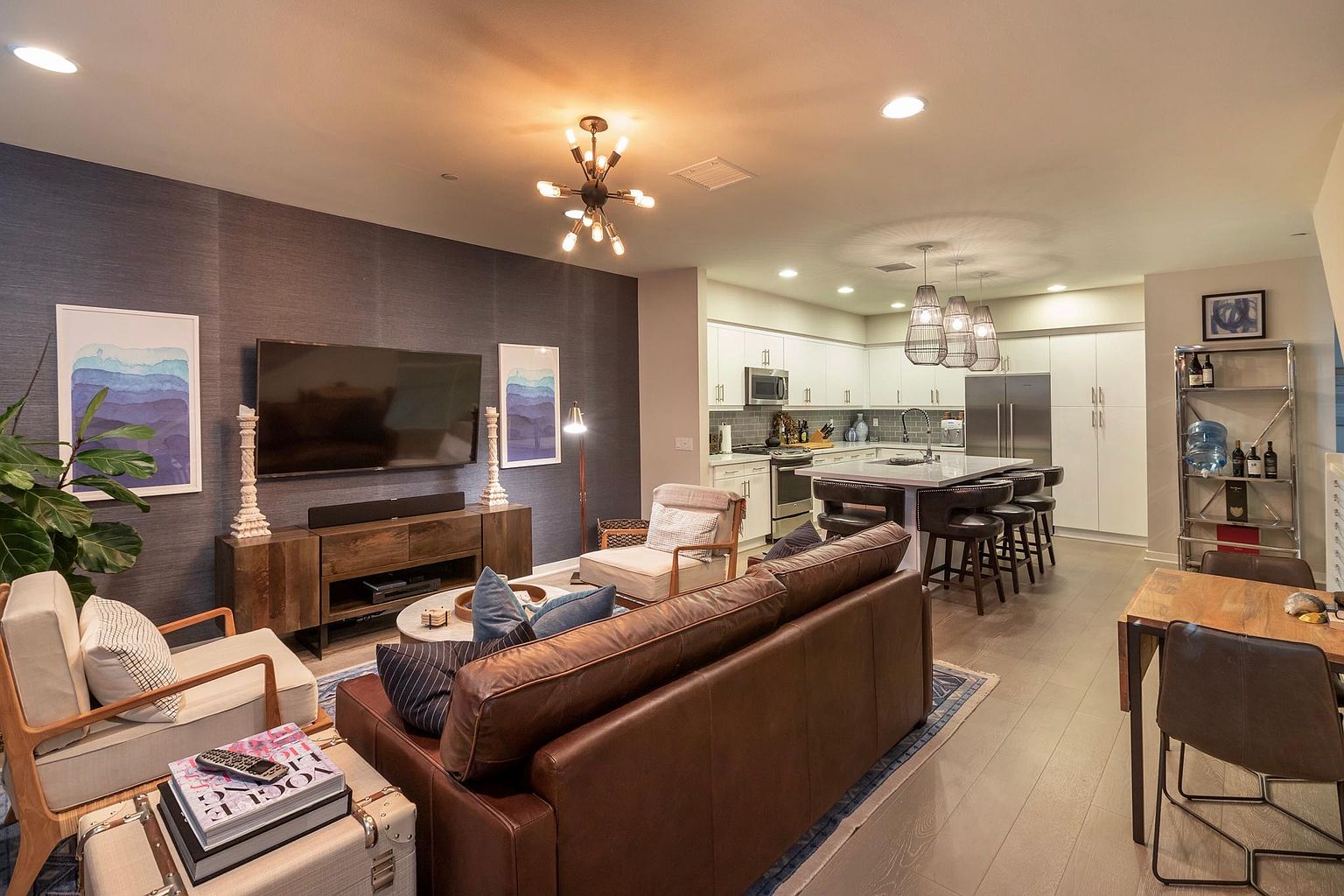 2531 State St photo 3