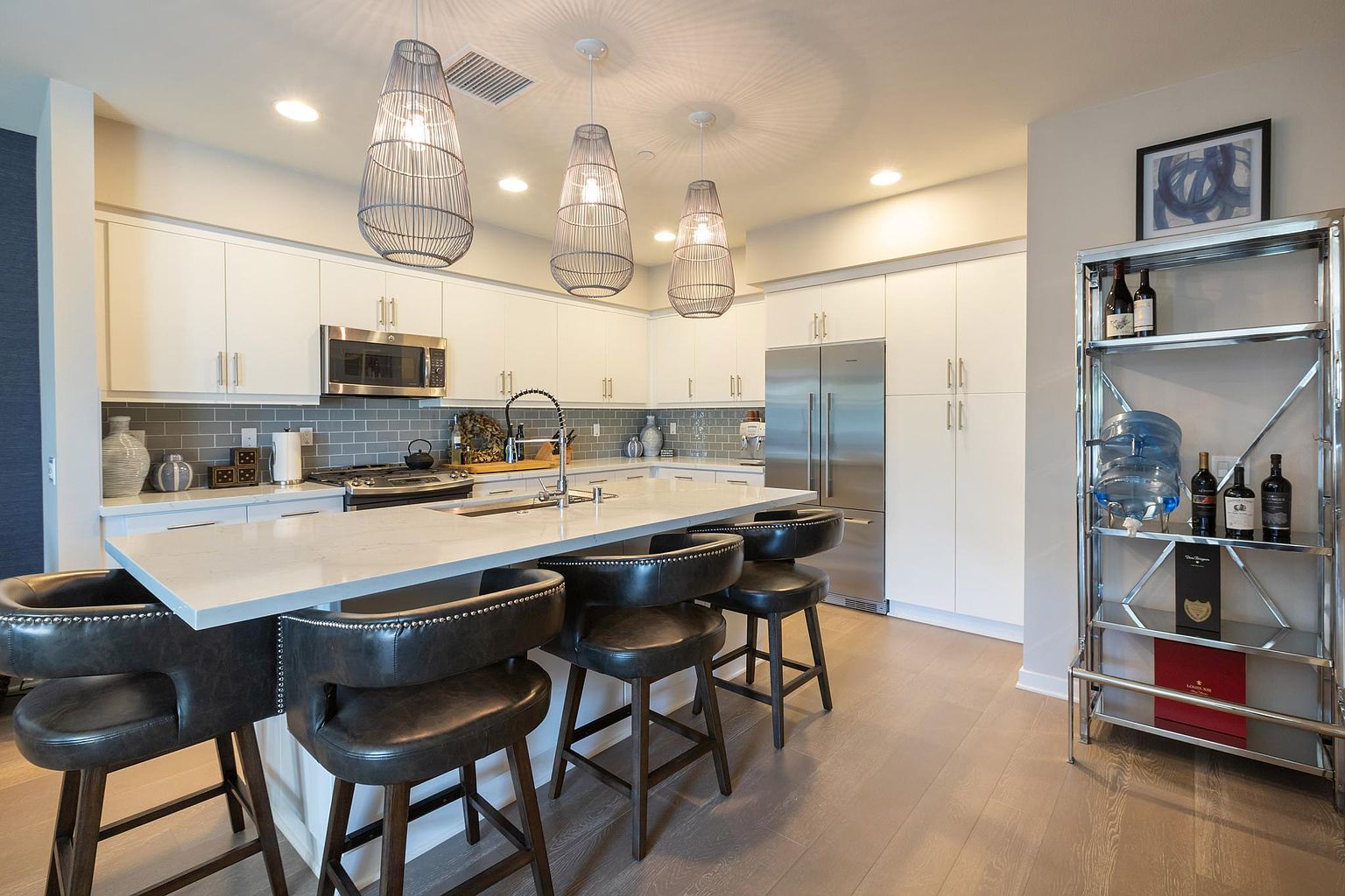 2531 State St photo 5