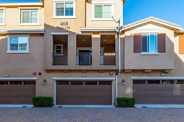 476 Prosperity Dr photo 2