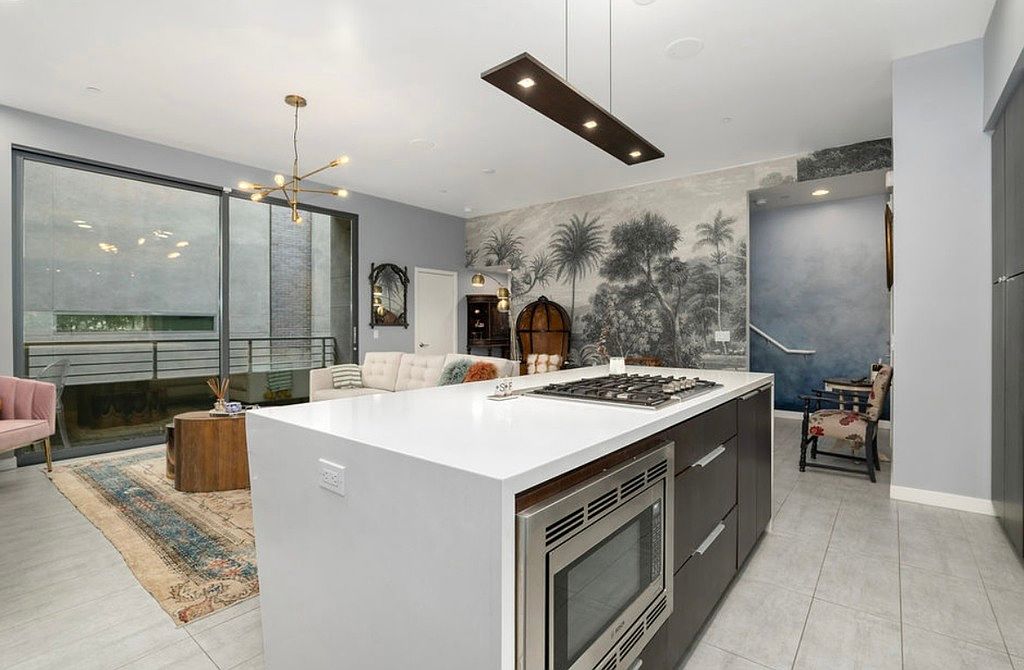 317 Upas St photo 3