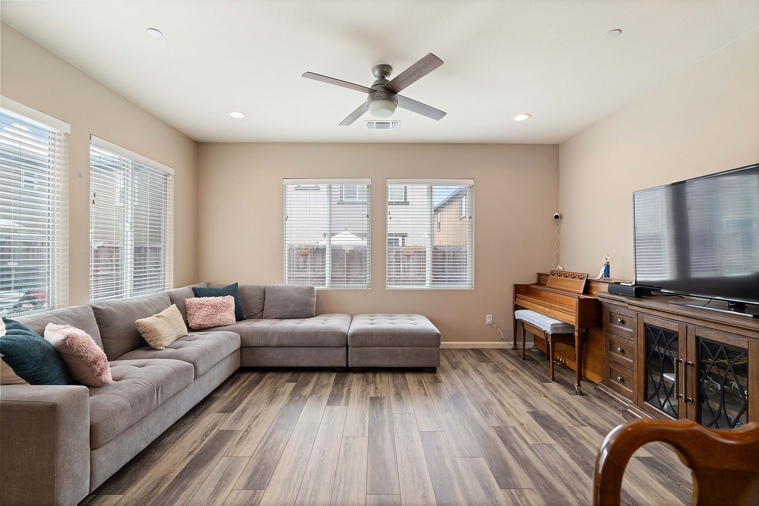 1533 Keats Pl photo 3