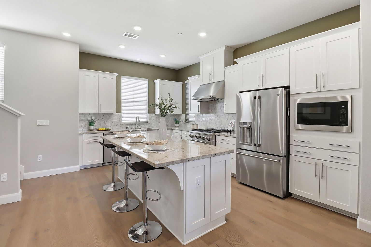 1626 California Cir photo 4