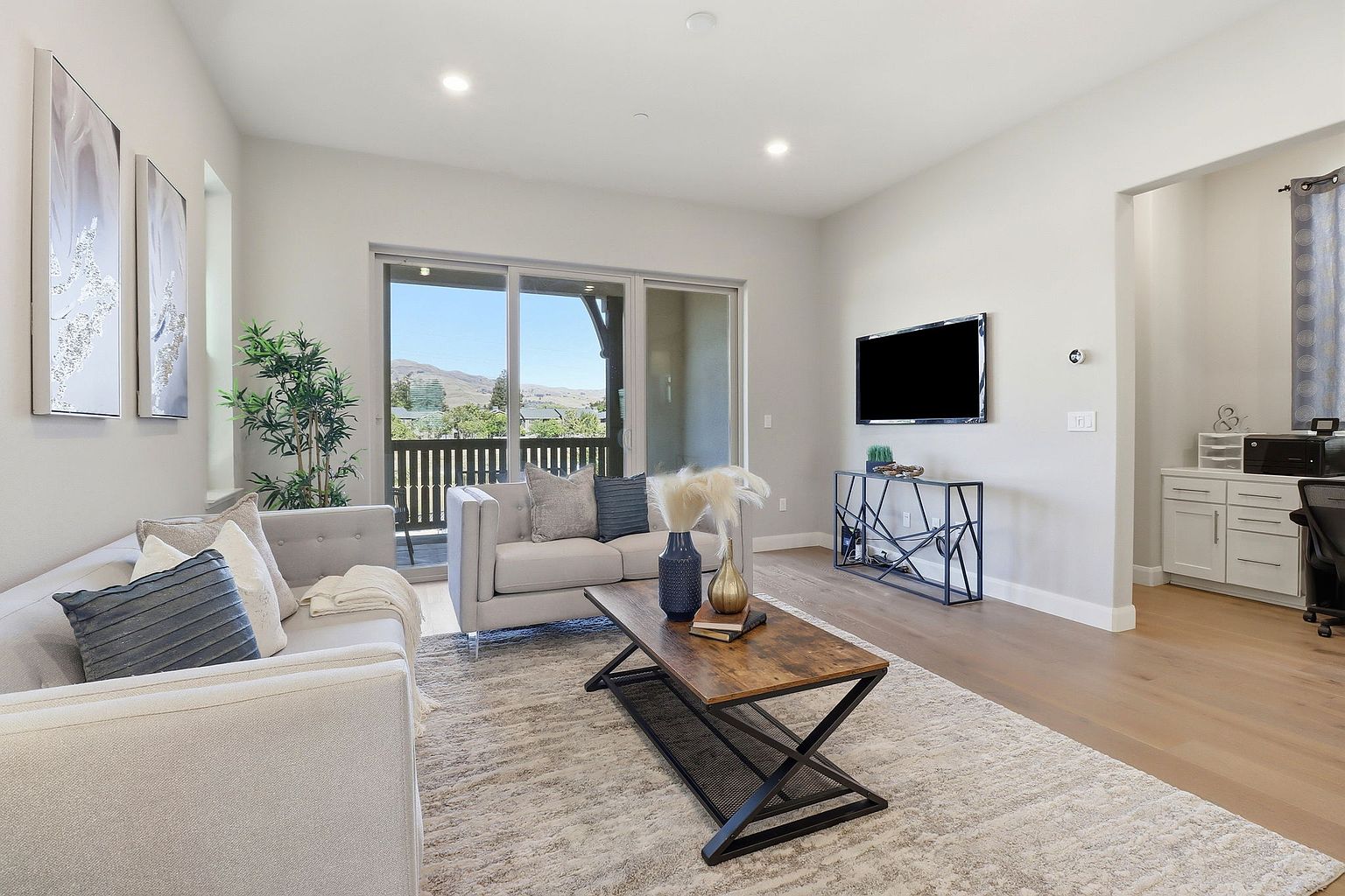 1626 California Cir photo 5