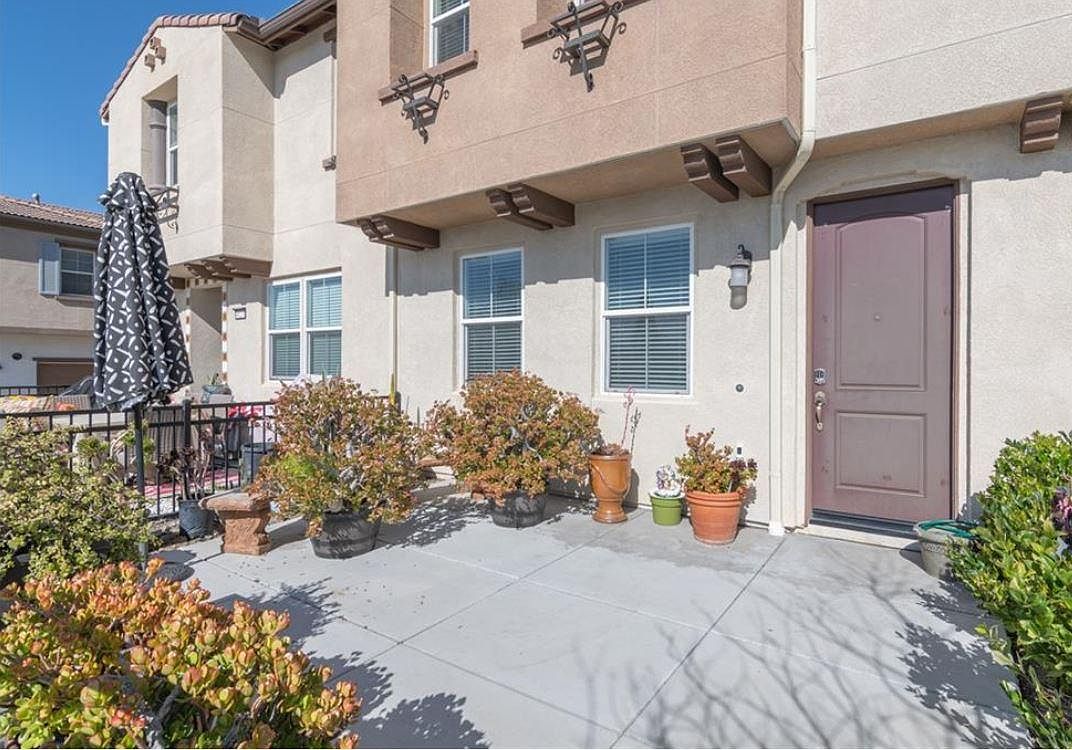 40233 Calle Real photo 2